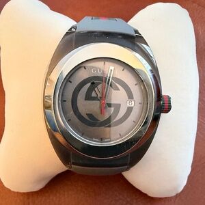 Gucci Sync XXL Men’s Rubber Band Watch YA137109